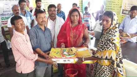 तिरुलडीह पंचायत परिसर में लगा शिविर, विभिन्न गांवों के 60 लाभुकों को मिला गैस चूल्हा व सिलेंडर तिरुलडीह पंचायत परिसर में लगा शिविर, विभिन्न गांवों के 60 लाभुकों को मिला गैस चूल्हा व सिलेंडर