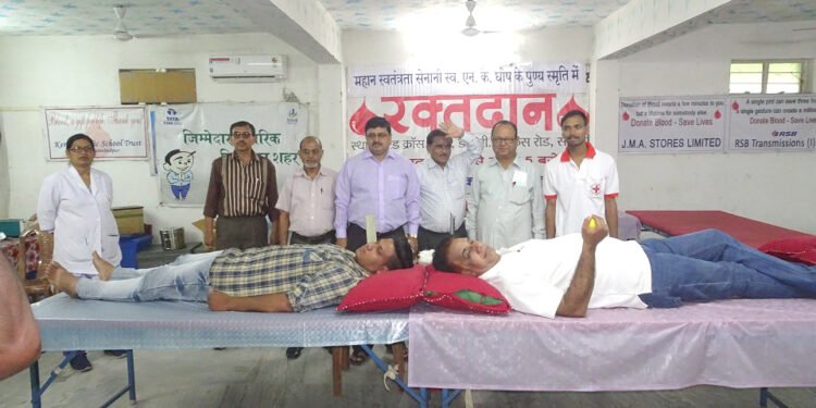 Jamshedpur : रेड क्रॉस के 575वें नेत्र शिविर में 31 रोगियों की आंखों का ऑपरेशन व लेंस प्रत्यारोपण, पट्‌टी खुलते ही विकास बागती की दुनिया में लौटी रौनक
