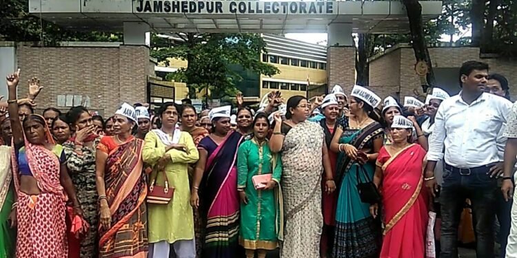 Jamshedpur-AAP : कृषि बिल के खिलाफ आप ने दिया धरना, बिल को किसान विरोधी बताते हुए वापस लेने की मांग, बिल को बताया केंद्र सरकार का षड़यंत्र-Video Jamshedpur-AAP : कृषि बिल के खिलाफ आप ने दिया धरना, बिल को किसान विरोधी बताते हुए वापस लेने की मांग, बिल को बताया केंद्र सरकार का षड़यंत्र-Video