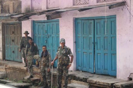 जमशेदपुर लव जेहाद : जुगसलाई से नाबालिग का अपहरण के बाद हमले में दो मामला दर्ज, पुलिस तैनात, घटना के 4 दिनों बाद भी नाबालिग की बरामदगी नहीं, अब बिगड़ गया है मामला जमशेदपुर लव जेहाद : जुगसलाई से नाबालिग का अपहरण के बाद हमले में दो मामला दर्ज, पुलिस तैनात, घटना के 4 दिनों बाद भी नाबालिग की बरामदगी नहीं, अब बिगड़ गया है मामला