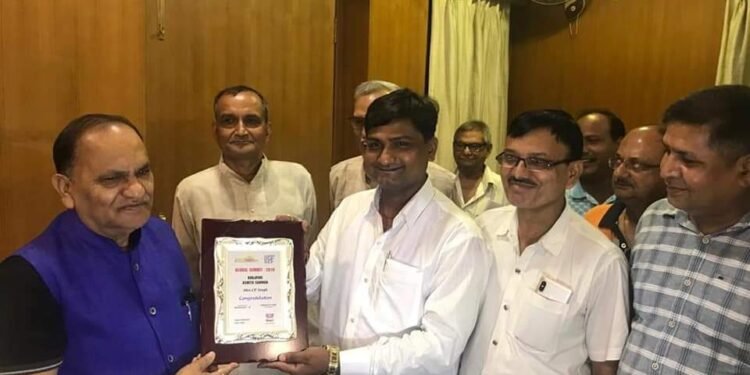 jamshedpur-visit-of-minister-जमशेदपुर पहुंचे मंत्री मिथलेश ठाकुर, singhbhum-chamber-सिंहभूम चेंबर के अध्यक्ष अपनी टीम के साथ की बैठक, कई मुद्दे उठाये गये, jmm-झामुमो के नेतागण भी मिले, मांगी बाबूडीह, लाल भट्ठा बस्ती में टाटा स्टील का पानी jamshedpur-visit-of-minister-जमशेदपुर पहुंचे मंत्री मिथलेश ठाकुर, singhbhum-chamber-सिंहभूम चेंबर के अध्यक्ष अपनी टीम के साथ की बैठक, कई मुद्दे उठाये गये, jmm-झामुमो के नेतागण भी मिले, मांगी बाबूडीह, लाल भट्ठा बस्ती में टाटा स्टील का पानी