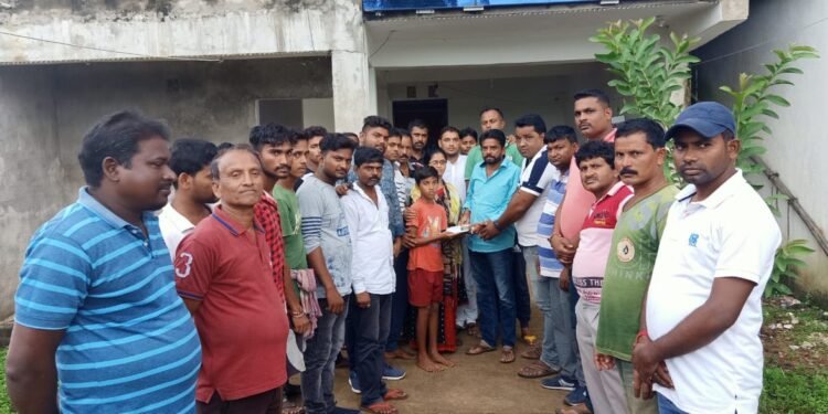 jamshedpur-rural-बालिबांध गांव में विधायक ने पौधा रोपण कर पर्यावरण संरक्षण दिया संदेश