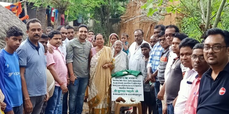 बहरागोड़ा बीडीओ कुमारडुबी में आयोजित रोजगार दिवस में हुए शामिल, योजनाओं की जांच की