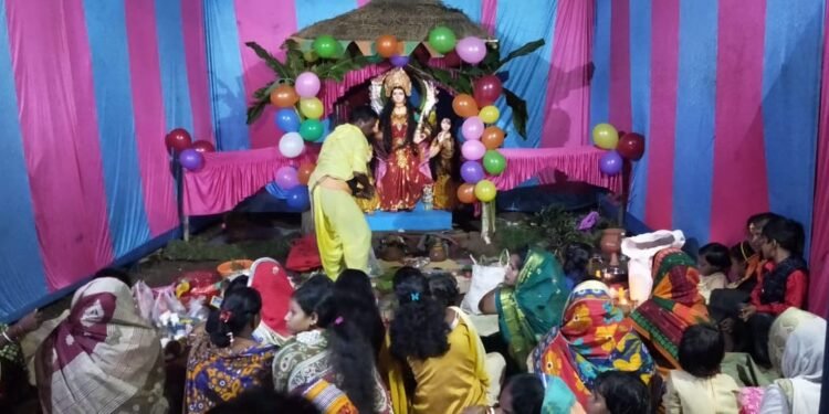 Bahragoda : विभिन्न क्वारंटाइन केंद्रों कुणाल षाड़ंगी ने किया राशन सामग्री, मास्क और आर्सेनिक एल्बम-30 का वितरण Bahragoda : विभिन्न क्वारंटाइन केंद्रों कुणाल षाड़ंगी ने किया राशन सामग्री, मास्क और आर्सेनिक एल्बम-30 का वितरण