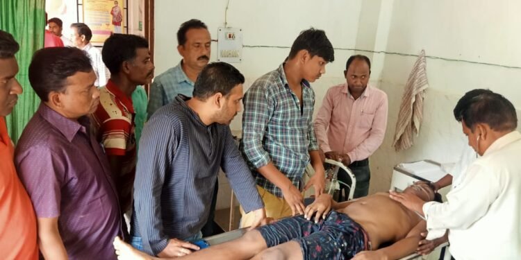 Bahragoda : आंदोलनकारी सह झामुमो नेता सनातन हेम्ब्रम का निधन, पहुंचे विधायक, दी श्रद्धांजलि Bahragoda : आंदोलनकारी सह झामुमो नेता सनातन हेम्ब्रम का निधन, पहुंचे विधायक, दी श्रद्धांजलि