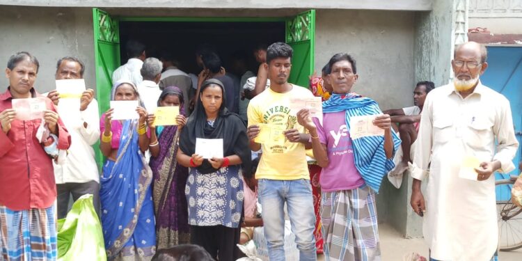 Saraikela : पिछले 12 घंटे से कुकड़ू प्रखंड क्षेत्र में बिजली गुल, विभाग मौन