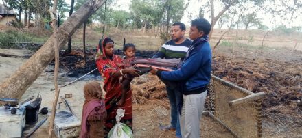 बहरागोड़ा के चांदनाशोल में आग लगने से फूस का घर समेत सारा समान जल कर राख बहरागोड़ा के चांदनाशोल में आग लगने से फूस का घर समेत सारा समान जल कर राख