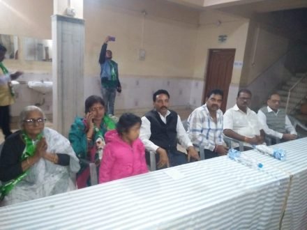 चाकुलिया में नयना महंती व आस्तिक महतो ने लघु उधोग संघ के साथ की बैठक चाकुलिया में नयना महंती व आस्तिक महतो ने लघु उधोग संघ के साथ की बैठक