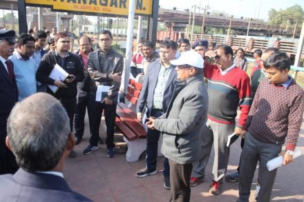 south-eastern-railway-दक्षिण-पूर्व रेलवे की पहचान बनेगा टाटानगर रेलवे स्टेशन, एयरपोर्ट की तर्ज पर होगा विकसित, तीसरे लाइन का काम होगा पूरा, व्यवस्था देखने पहुंचे डीआरएम south-eastern-railway-दक्षिण-पूर्व रेलवे की पहचान बनेगा टाटानगर रेलवे स्टेशन, एयरपोर्ट की तर्ज पर होगा विकसित, तीसरे लाइन का काम होगा पूरा, व्यवस्था देखने पहुंचे डीआरएम