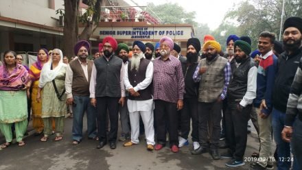 jamshedpur-sikh-samaj-against-cgpc-chief-सीजीपीसी के प्रधान पद से हटाये जा सकते है गुरमुख सिंह मुखे, संविधान का हो रहा अध्ययन, सिख समाज एसएसपी से मिलकर दिया धन्यवाद, कहा-सिखों का सिर मुखे ने नीचे कर दिया, सीजीपीसी जैसे पवित्र स्थान से हत्या की साजिश रचना समाज के लिए चिंता का विषय jamshedpur-sikh-samaj-against-cgpc-chief-सीजीपीसी के प्रधान पद से हटाये जा सकते है गुरमुख सिंह मुखे, संविधान का हो रहा अध्ययन, सिख समाज एसएसपी से मिलकर दिया धन्यवाद, कहा-सिखों का सिर मुखे ने नीचे कर दिया, सीजीपीसी जैसे पवित्र स्थान से हत्या की साजिश रचना समाज के लिए चिंता का विषय