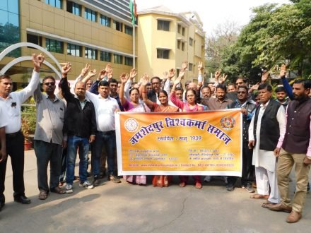 jamshedpur-protest-rape-उन्नाव रेप कांड को लेकर जमशेदपुर के विश्वकर्मा समाज का फुटा गुस्सा, कार्रवाई के लिए उत्तर प्रदेश के सीएम को लिखा पत्र jamshedpur-protest-rape-उन्नाव रेप कांड को लेकर जमशेदपुर के विश्वकर्मा समाज का फुटा गुस्सा, कार्रवाई के लिए उत्तर प्रदेश के सीएम को लिखा पत्र