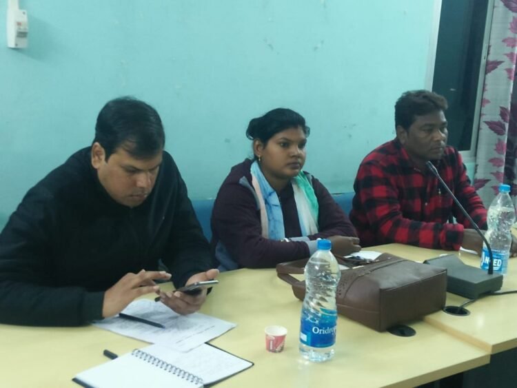 चाकुलिया प्रखंड में पंसस और पदाधिकारियों की हुई बैठक, लैम्पस में धान क्रय का मामला उठा चाकुलिया प्रखंड में पंसस और पदाधिकारियों की हुई बैठक, लैम्पस में धान क्रय का मामला उठा