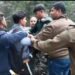 Jamshedpur : वाहन चेकिंग के दौरान भिड़ दो लोग, दोनों को थाना ले गयी पुलिस