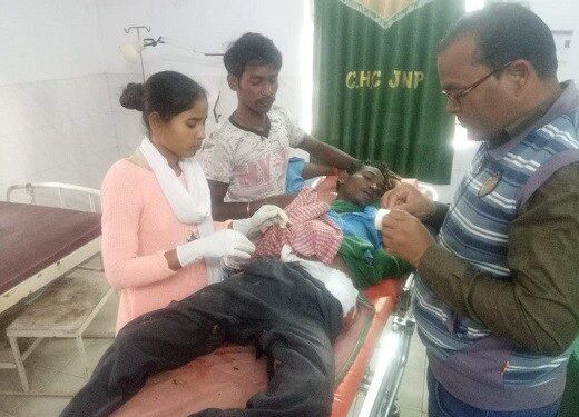 11 हजार हाई टेंशन तार की चपेट में आने से युवक झुलसा, स्थिति गंभीर, चाईबासा सदर अस्पताल हुआ रेफर 11 हजार हाई टेंशन तार की चपेट में आने से युवक झुलसा, स्थिति गंभीर, चाईबासा सदर अस्पताल हुआ रेफर