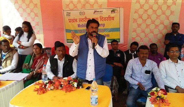 चाकुलिया अंचल कार्यालय में लगा रोजगार मेला, बेरोजगार युवकों को रोजगार देकर मुख्य धारा से जोड़े संस्था : समीर