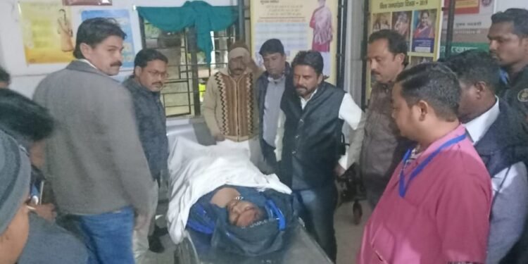 बहरागोड़ा में सड़क दुर्घटना में छात्र की मौत,विधायक पहुंचे बहरागोड़ा में सड़क दुर्घटना में छात्र की मौत,विधायक पहुंचे
