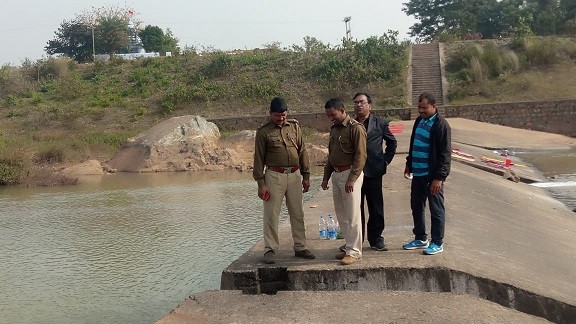 जगन्नाथपुर : मकर पर्व को लेकर थाना प्रभारी ने लिया नीलकंठ मंदिर का जायजा, टुसू मेला में मनचलों और शराबियों पर रहेगी पुलिस की पैनी नजर जगन्नाथपुर : मकर पर्व को लेकर थाना प्रभारी ने लिया नीलकंठ मंदिर का जायजा, टुसू मेला में मनचलों और शराबियों पर रहेगी पुलिस की पैनी नजर