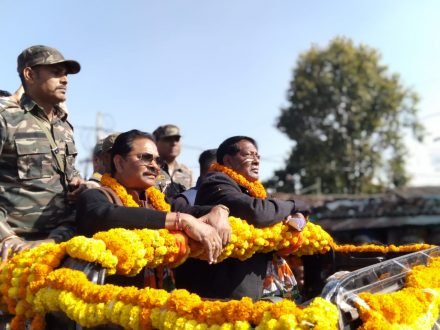चुनाव जीतने के बाद पहली बार लोहरदगा पहुंचे मंत्री डॉ रामेश्वर उरांव, भाजपा पर साधा निशाना, कहा-कांग्रेस जाति-पाति में भेदभाव नहीं करती, देश में एक ऐसी भी पार्टी है जो सिर्फ एक समुदाय के लिए कार्य करती है चुनाव जीतने के बाद पहली बार लोहरदगा पहुंचे मंत्री डॉ रामेश्वर उरांव, भाजपा पर साधा निशाना, कहा-कांग्रेस जाति-पाति में भेदभाव नहीं करती, देश में एक ऐसी भी पार्टी है जो सिर्फ एक समुदाय के लिए कार्य करती है