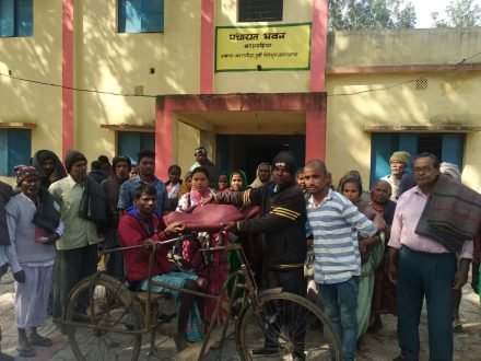 bahragoda-बहरागोड़ा में लाभुकों के बीच कंबल वितरण किया गया bahragoda-बहरागोड़ा में लाभुकों के बीच कंबल वितरण किया गया