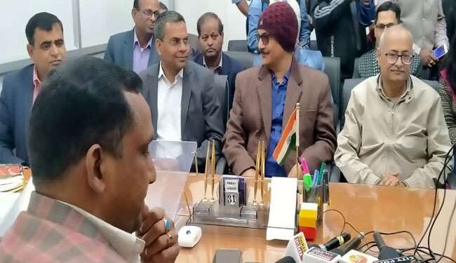 jharkhand-minister-banna-gupta-झारखंड के स्वास्थ्य मंत्री बन्ना गुप्ता को क्यों रास नहीं आते है अपने ‘सचिव’, दीपक सहाय को हटाने की अनुशंसा, 6 माह में दो सरकारी आप्त सचिव व एक निजी सचिव बदल चुके है, स्वास्थ्य सचिव से विवादों को लेकर पहले आ चुकी है खबरें jharkhand-minister-banna-gupta-झारखंड के स्वास्थ्य मंत्री बन्ना गुप्ता को क्यों रास नहीं आते है अपने ‘सचिव’, दीपक सहाय को हटाने की अनुशंसा, 6 माह में दो सरकारी आप्त सचिव व एक निजी सचिव बदल चुके है, स्वास्थ्य सचिव से विवादों को लेकर पहले आ चुकी है खबरें