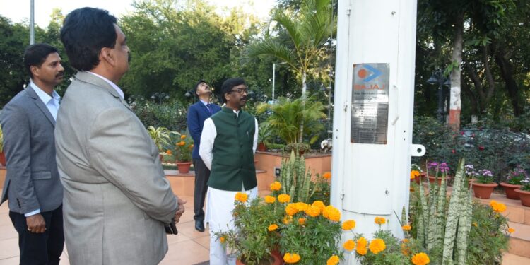 jharkhand-cm-hemant-soren-big-announcement-झारखंड के मुख्यमंत्री हेमंत सोरेन का बड़ा ऐलान-नये सिरे से परिभाषित होगी झारखंड की स्थानीयता नीति, टाटा समेत तमाम निजी क्षेत्र में 75 फीसदी स्थानीय के लिए आरक्षित किया जाएगा jharkhand-cm-hemant-soren-big-announcement-झारखंड के मुख्यमंत्री हेमंत सोरेन का बड़ा ऐलान-नये सिरे से परिभाषित होगी झारखंड की स्थानीयता नीति, टाटा समेत तमाम निजी क्षेत्र में 75 फीसदी स्थानीय के लिए आरक्षित किया जाएगा