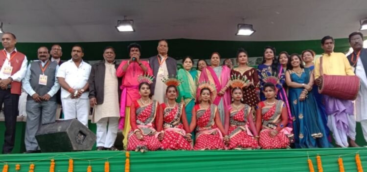 jamshedpur-tusu-mela-जमशेदपुर के टुसू मेला में जुटी तीन राज्यों की जनता, बिष्टुपुर गोपाल मैदान में लोगों ने लिया जमकर मजा, देखिये टूसू नृत्य का-video jamshedpur-tusu-mela-जमशेदपुर के टुसू मेला में जुटी तीन राज्यों की जनता, बिष्टुपुर गोपाल मैदान में लोगों ने लिया जमकर मजा, देखिये टूसू नृत्य का-video
