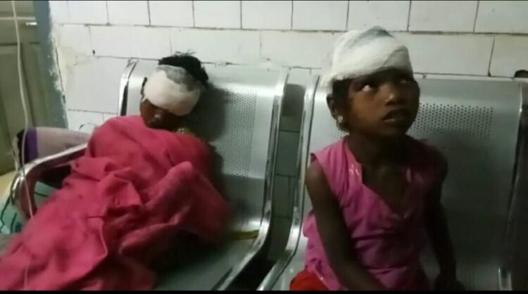 saraikela-सरायकेला में पति-पत्नी ने खेला ‘चापड़’ से खूनी खेल, पति-पत्नी की हुई मौत, दो बच्चियों की हालत गंभीर, देखिये पूरी रिपोर्ट