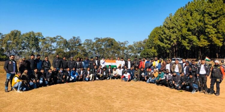 jharkhand-royal-enfield-riders-नेतरहाट में जुटे बुलेटवाले, झारखंड की वादियों में लहराया तिरंगा jharkhand-royal-enfield-riders-नेतरहाट में जुटे बुलेटवाले, झारखंड की वादियों में लहराया तिरंगा