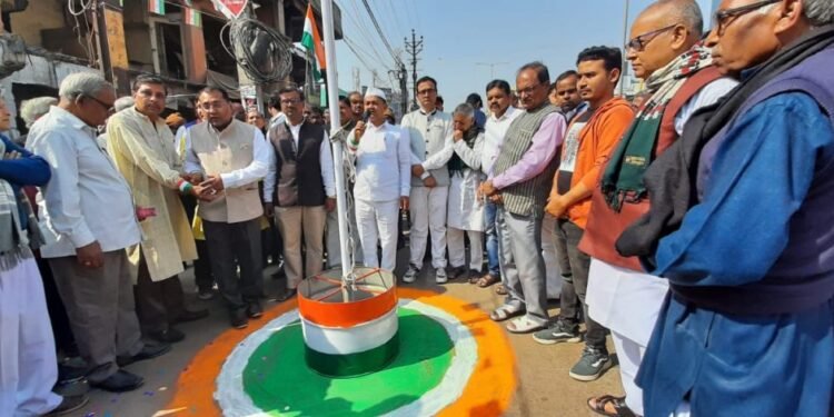 saraikela-republic-day-आदित्यपुर शेर-ए-पंजाब चौक पर फहराया गया राष्ट्रीय ध्वज