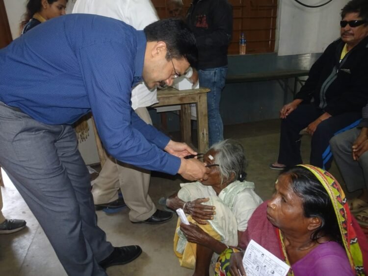 indian-red-cross-society-भारतीय रेड क्रॉस सोसाइटी ने स्वर्गीय चंदूलाल भालोटिया की याद में आयोजित किया रक्तदान शिविर, 104 यूनिट रक्त संग्रहित