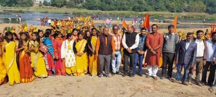 jamshedpur-yagya-मानगो में नौकुंडीय महायज्ञ शुरू, 1001 महिलाओं का निकली कलश यात्रा jamshedpur-yagya-मानगो में नौकुंडीय महायज्ञ शुरू, 1001 महिलाओं का निकली कलश यात्रा