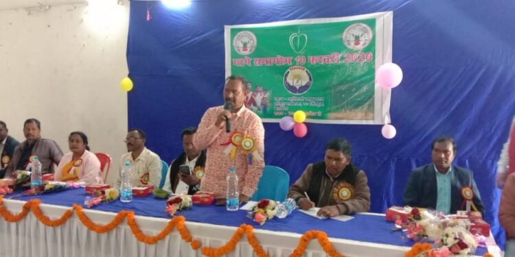 चाईबासा : मागे सनागोम में जुटे हो शिक्षक-शिक्षिकाएं, विधायक दीपक बिरुवा ने कहा-मागे पर्व पर अवकाश जारी रखने का सरकार से करेंगे आग्रह चाईबासा : मागे सनागोम में जुटे हो शिक्षक-शिक्षिकाएं, विधायक दीपक बिरुवा ने कहा-मागे पर्व पर अवकाश जारी रखने का सरकार से करेंगे आग्रह