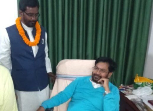 शमी अहमद ने श्रम मंत्री को बताई पलामू की समस्या, संगठन ने किया समी को सम्मानित शमी अहमद ने श्रम मंत्री को बताई पलामू की समस्या, संगठन ने किया समी को सम्मानित