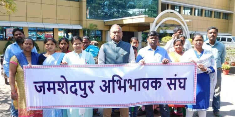 jamshedpur-abhibhavak-sangha-उपायुक्त से मिला जमशेदपुर अभिभावक संघ, नरभेराम हंसराज स्कूल द्वारा स्क्रीनिंग टेस्ट लेने को लेकर की शिकायत