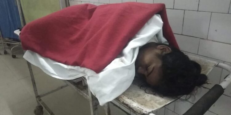 jamshedpur-suicide-आदित्यपुर टोल ब्रिज से युवती ने लगाई छलांग, नदी में नहा रहे लोगों ने बचाया, देखिये-video-कैसे बचायी गयी युवती jamshedpur-suicide-आदित्यपुर टोल ब्रिज से युवती ने लगाई छलांग, नदी में नहा रहे लोगों ने बचाया, देखिये-video-कैसे बचायी गयी युवती