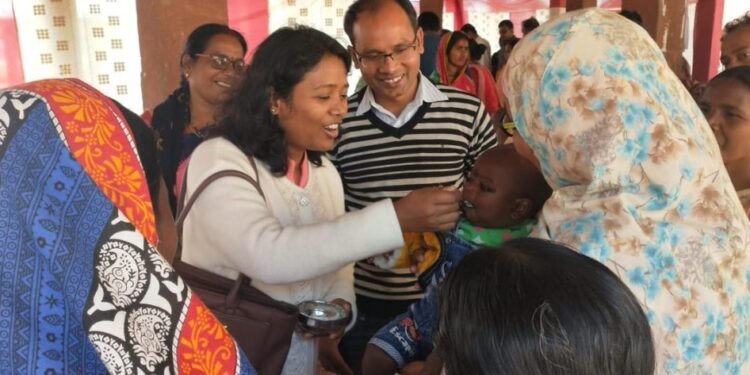 jamshedpur-rural-धालभूमगढ़ के कोकपाड़ा नरसिंहगढ़ में सरकार आपके द्वार कार्यक्रम आयोजित, समस्याओं की आयी बाढ़, बच्चे का कराया गया मुंहजुट्ठी