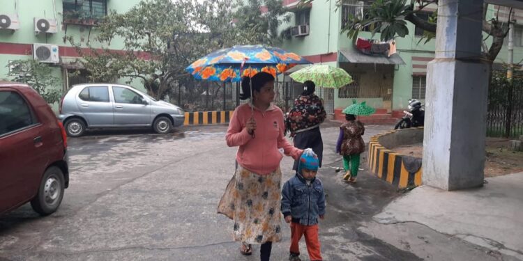 jharkhand-weather-बारिश ने बदला मौसम का मिजाज, दिन भर छाए रहे बदल, शाम को बारिश ने बढ़ाई ठंड