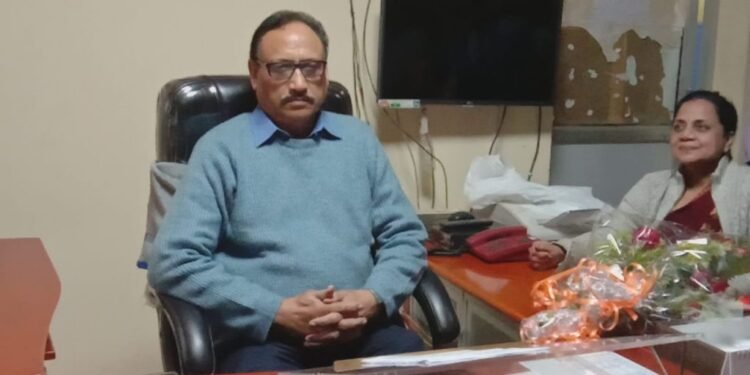 jharkhand-health-झारखंड में स्वास्थ्य मंत्री ने किया पहला बड़ा बदलाव, एमजीएम मेडिकल कॉलेज के नये प्राचार्य बनाये गये डॉ बारला