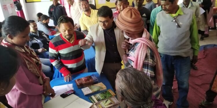 jamshedpur-rural-मुसाबनी में सरकार आपके द्वार कार्यक्रम आयोजित, पदाधिकारी ग्रामीणों की समस्या से हुए अवगत