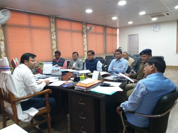 palamu-administration-पलामू में पर्यावरण की सुरक्षा को लेकर प्रशासन ने तेज की कवायद, उपायुक्त की अध्यक्षता में पर्यावरण समिति की हुई बैठक, डिस्ट्रिक्ट इन्वायरमेंट प्लान तैयार करने को लेकर हुई चर्चा