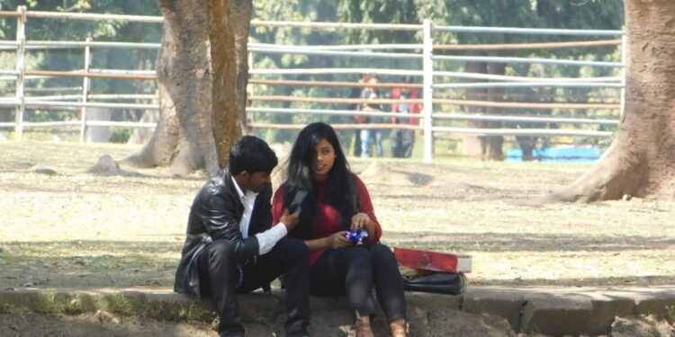 valentine-day-जुबिली पार्क पहुंचा हिंदुवादी संगठनों का जत्था, वेलेंटाइन डे का विरोध, जमशेदपुर से बाहर गए प्रेमी जोड़े, पार्क में दिखे जोड़े, सुरक्षा के व्यापक इंतजाम valentine-day-जुबिली पार्क पहुंचा हिंदुवादी संगठनों का जत्था, वेलेंटाइन डे का विरोध, जमशेदपुर से बाहर गए प्रेमी जोड़े, पार्क में दिखे जोड़े, सुरक्षा के व्यापक इंतजाम
