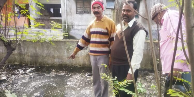jamshedpur-water-problem-दो माह से क्षतिग्रस्त है पाइप, बागबेड़ा कॉलोनी में अनियमित रूप से पानी की आपूर्ति, कार्यपालक अभियंता पर बनाया दबाव