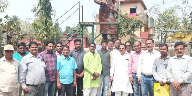 चक्रधरपुर : स्वंत्रता सेनानी शहीद राजा अर्जुन सिंह का शहादत दिवस मना