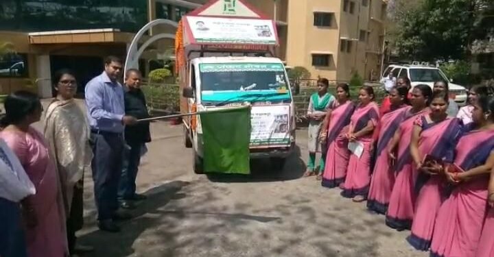 jamshedpur-administration-जमशेदपुर प्रशासन ने कुपोषण के खिलाफ छेड़ा जंग, रथ रवाना