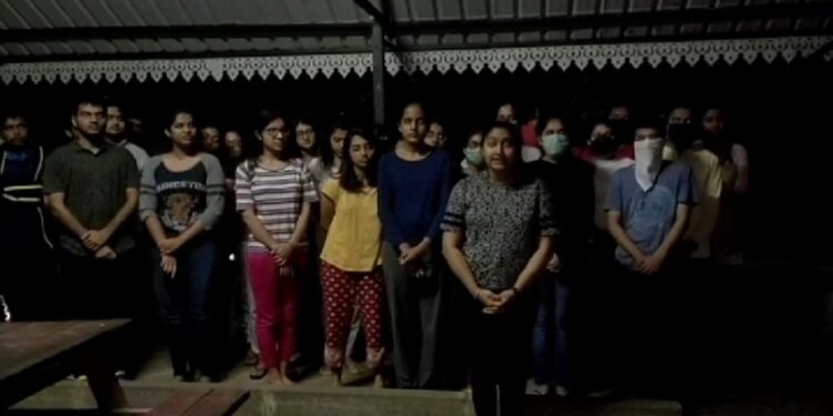 jharkhand-student-in-mauritius-मॉरीशस में भारत के 200 छात्र फंसे, झारखंड के 20 छात्र भी मॉरीशस में, एक बच्चा सरायकेला का भी, बच्चों ने भारत व हेमंत की झारखंड सरकार को भेजा त्राहिमाम वीडियो-video