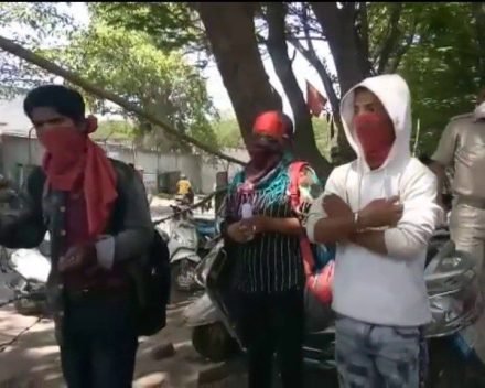 jamshedpur-suspected-in-custody-जमशेदपुर में मिले एक ही परिवार के तीन लोग, बिलासपुर से आये थे लोग, संदिग्ध कोरोना के मरीज मानकर शुरू हुई जांच jamshedpur-suspected-in-custody-जमशेदपुर में मिले एक ही परिवार के तीन लोग, बिलासपुर से आये थे लोग, संदिग्ध कोरोना के मरीज मानकर शुरू हुई जांच