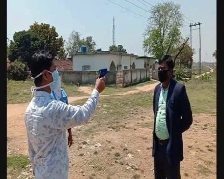 saraikela-corona-virus-suspected-सरायकेला के महालीमुरुप स्टेशन में पदस्थापित रेलकर्मी कोरोना वायरस संदिग्ध, जिस ट्रेन में कर रहा था ड्यूटी, उसमें पोजिटिव मरीज पाये गये थे, जांच शुरू saraikela-corona-virus-suspected-सरायकेला के महालीमुरुप स्टेशन में पदस्थापित रेलकर्मी कोरोना वायरस संदिग्ध, जिस ट्रेन में कर रहा था ड्यूटी, उसमें पोजिटिव मरीज पाये गये थे, जांच शुरू