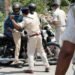jamshedpur-saraikela-corona-virus-allert-जमशेदपुर और सरायकेला-खरसावां में पुलिस-प्रशासन अलर्ट, आदित्यपुर पुल से पार करना मुश्किल, जमशेदपुर में हो रही बेवजह घुमने वालों की पिटाई, जुगसलाई सुविधा केंद्र में हंगामा, घर से नहीं निकले नहीं तो लग जायेगी क्लास, हो जायेंगे परेशान
