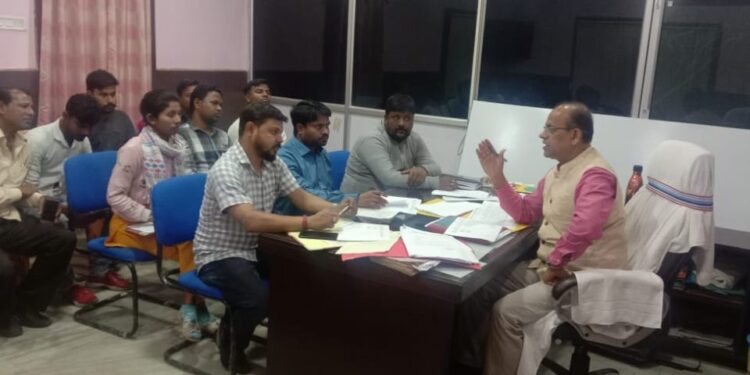 jamshedpur-jugsalai-municipality-जुगसलाई में होल्डिंग टैक्स बकायदारों पर होगी कार्रवाई, पैसा नहीं देने वाले से 12 फीसदी ब्याज का होगा अतिरिक्त वसूली, देखे बकायदारों की सूची jamshedpur-jugsalai-municipality-जुगसलाई में होल्डिंग टैक्स बकायदारों पर होगी कार्रवाई, पैसा नहीं देने वाले से 12 फीसदी ब्याज का होगा अतिरिक्त वसूली, देखे बकायदारों की सूची
