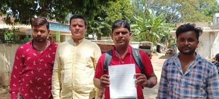 jamshedpur-snake-saver-स्नेक सेवर मिथिलेश के समर्थन में डीएफओ कार्यालय पहुंचे भाजपाई, डीएफओ ने दिया टेलीफोन पर आश्वासन, कुछ नहीं होगा, वारंट का दी गयी थी स्नेक सेवर को धमकी jamshedpur-snake-saver-स्नेक सेवर मिथिलेश के समर्थन में डीएफओ कार्यालय पहुंचे भाजपाई, डीएफओ ने दिया टेलीफोन पर आश्वासन, कुछ नहीं होगा, वारंट का दी गयी थी स्नेक सेवर को धमकी